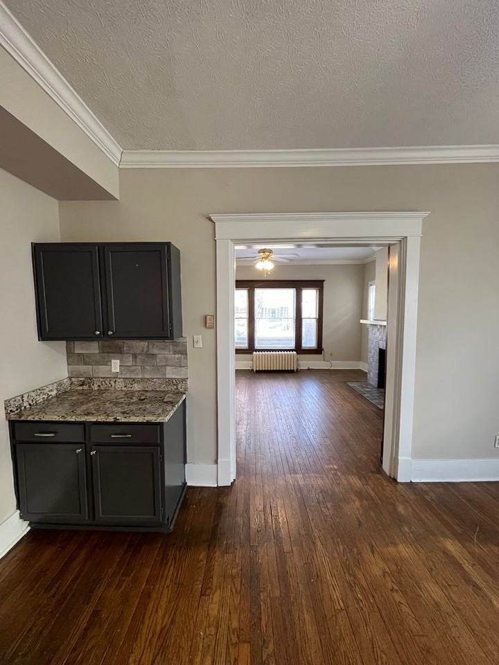 1362 College Street - Photo 7 of 23