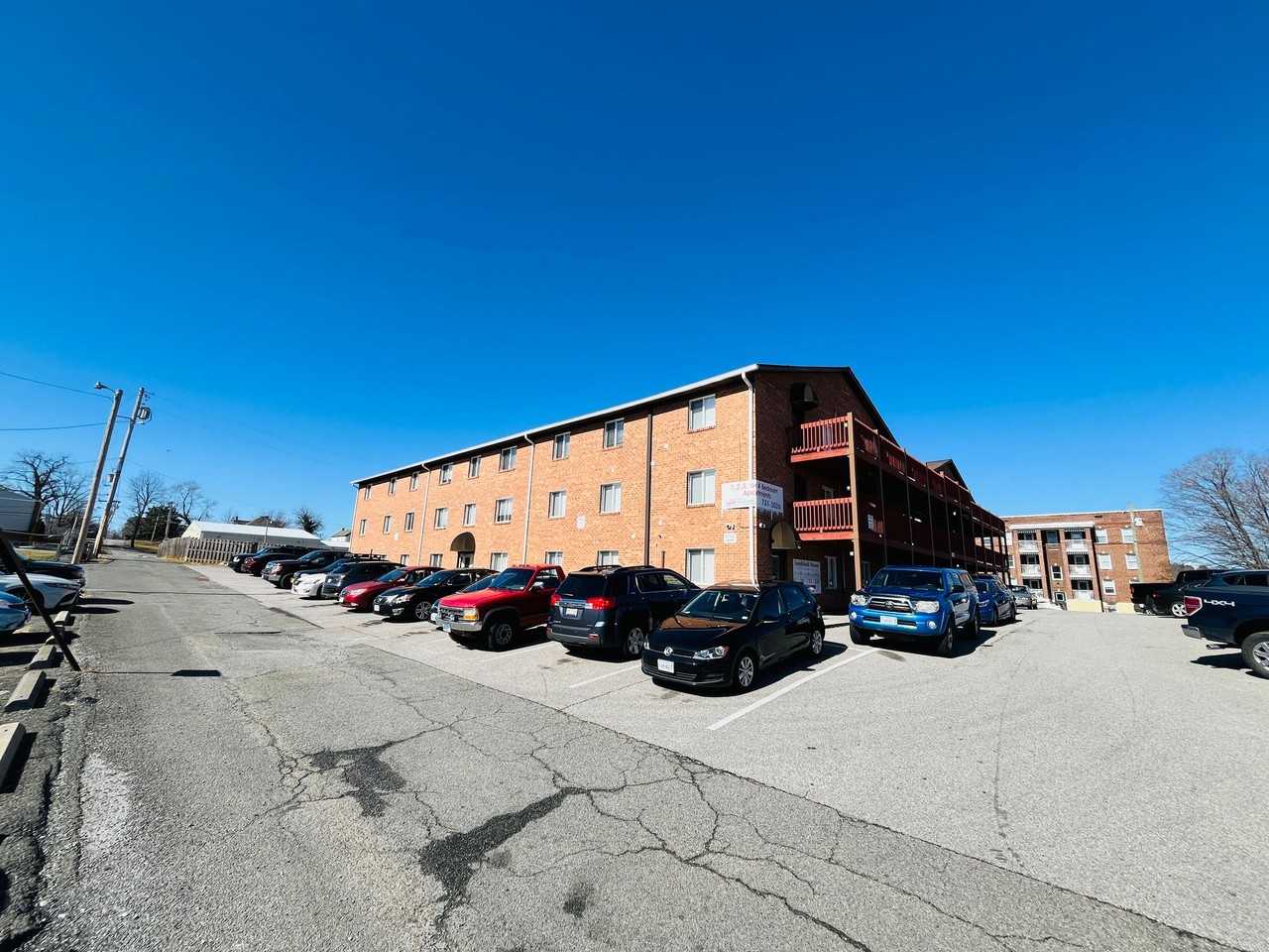 Smithfield Manor Apartments - Photo 2 of 7