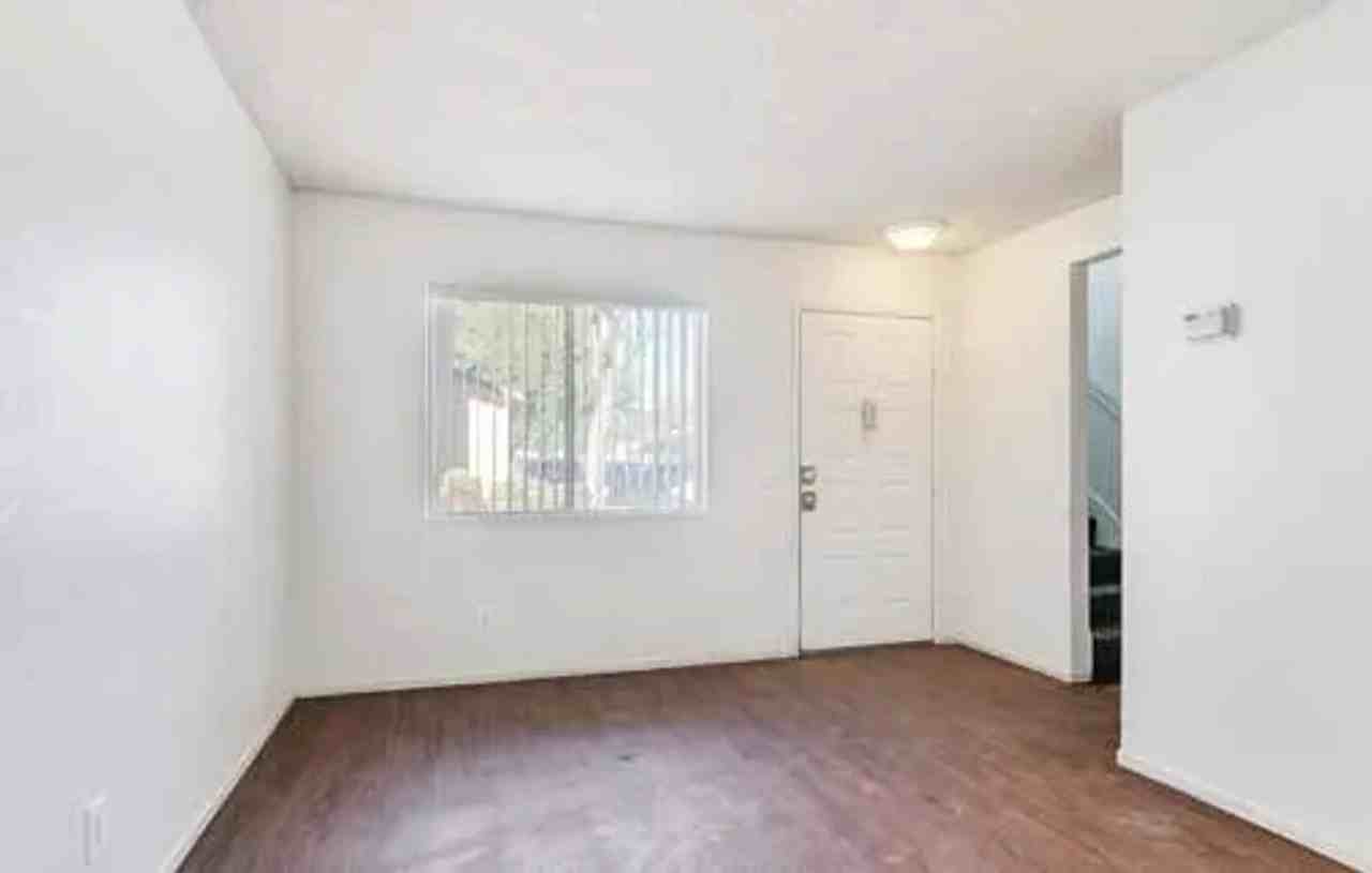 Fredricks Apartments - Photo 2 of 10