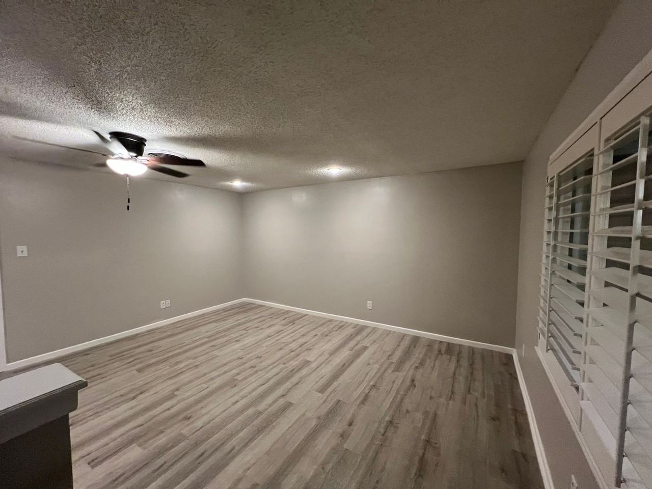 5210 7th St - Photo 5 of 19