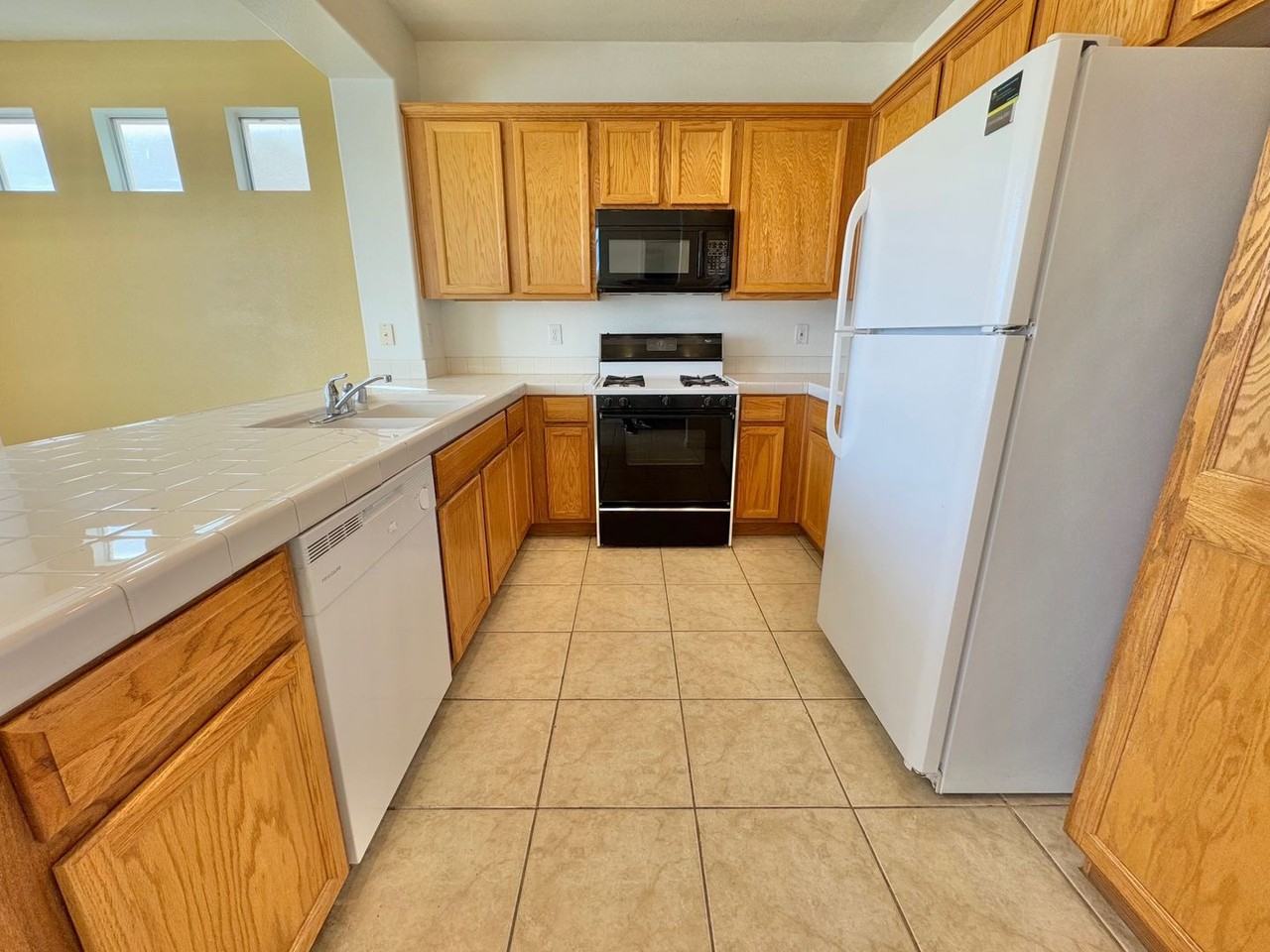 9511 Spring Blush Ave - Photo 6 of 32