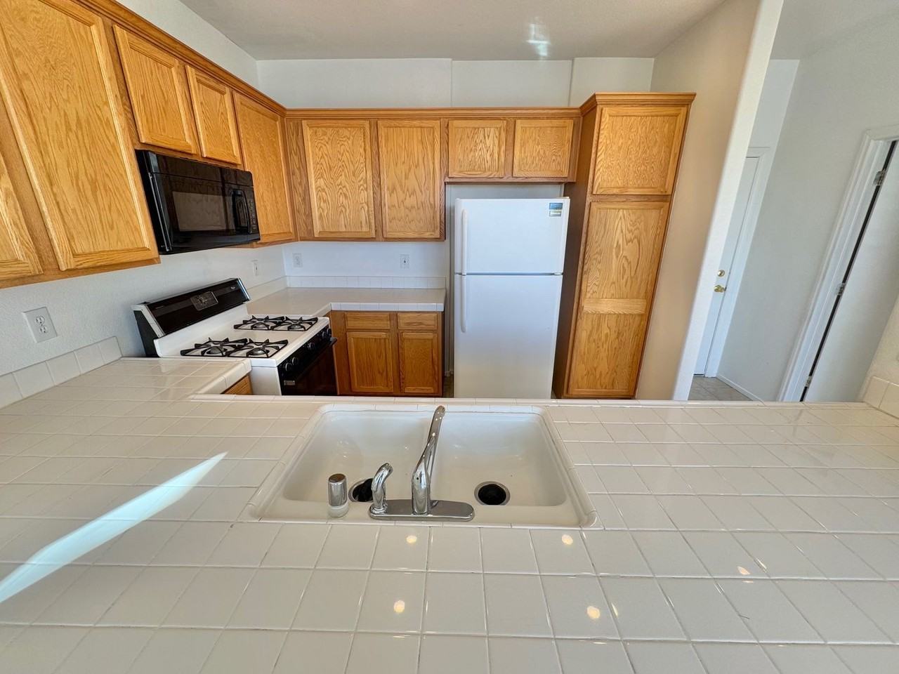 9511 Spring Blush Ave - Photo 7 of 32