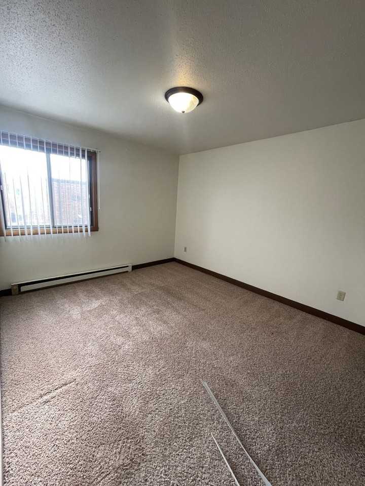 Dundee Apartments - Photo 4 of 7