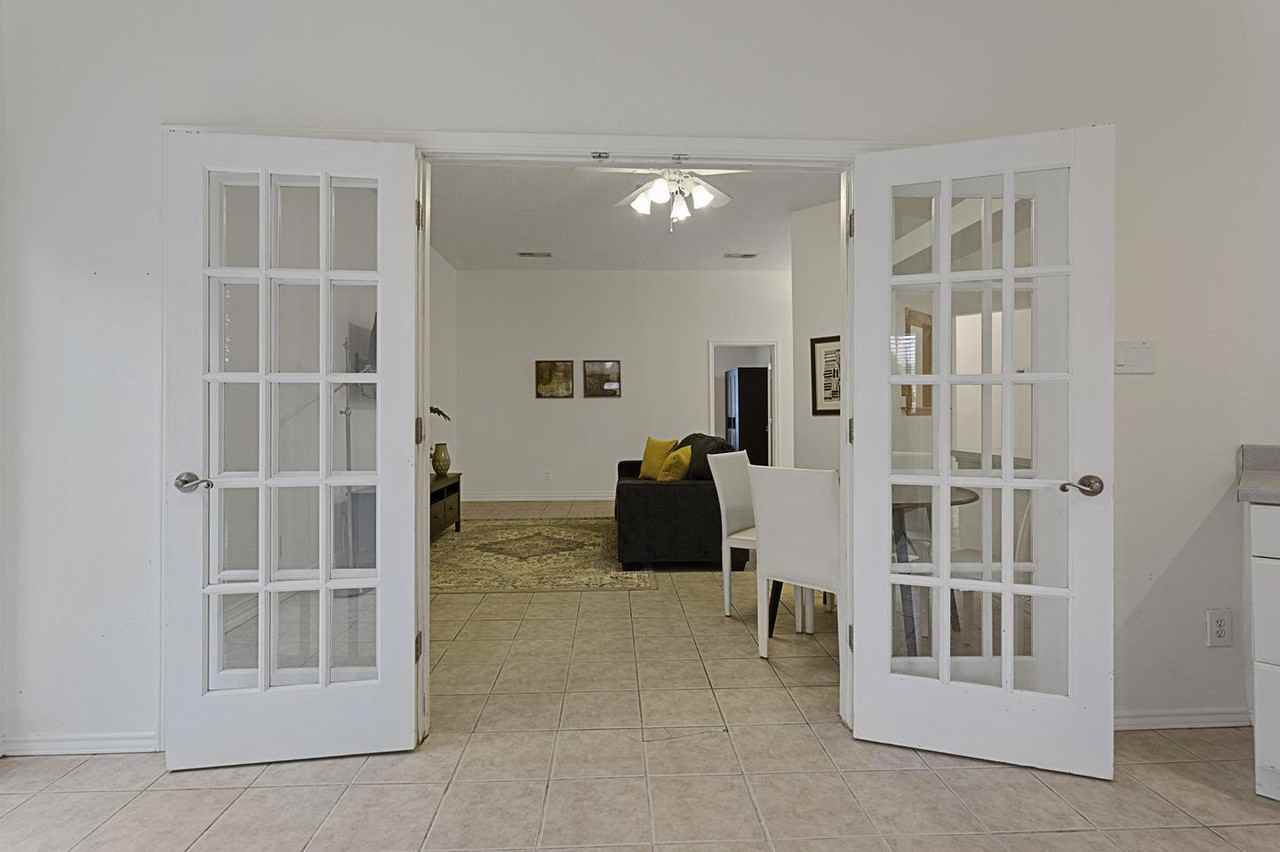 Stylish Fort Worth cul-de-sac home near Cobb Park - Photo 2 of 17