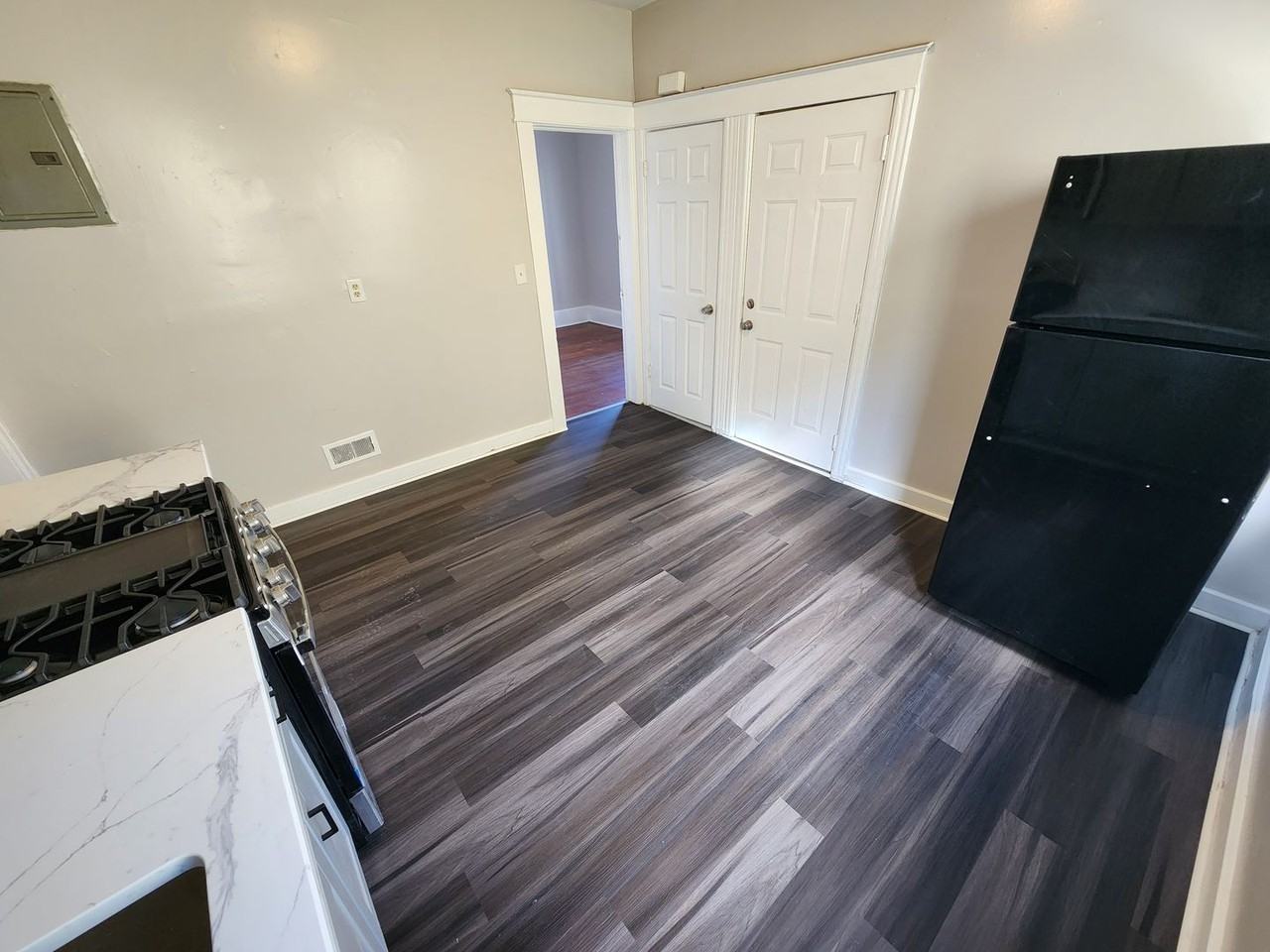 137 Washington Street - Photo 2 of 36