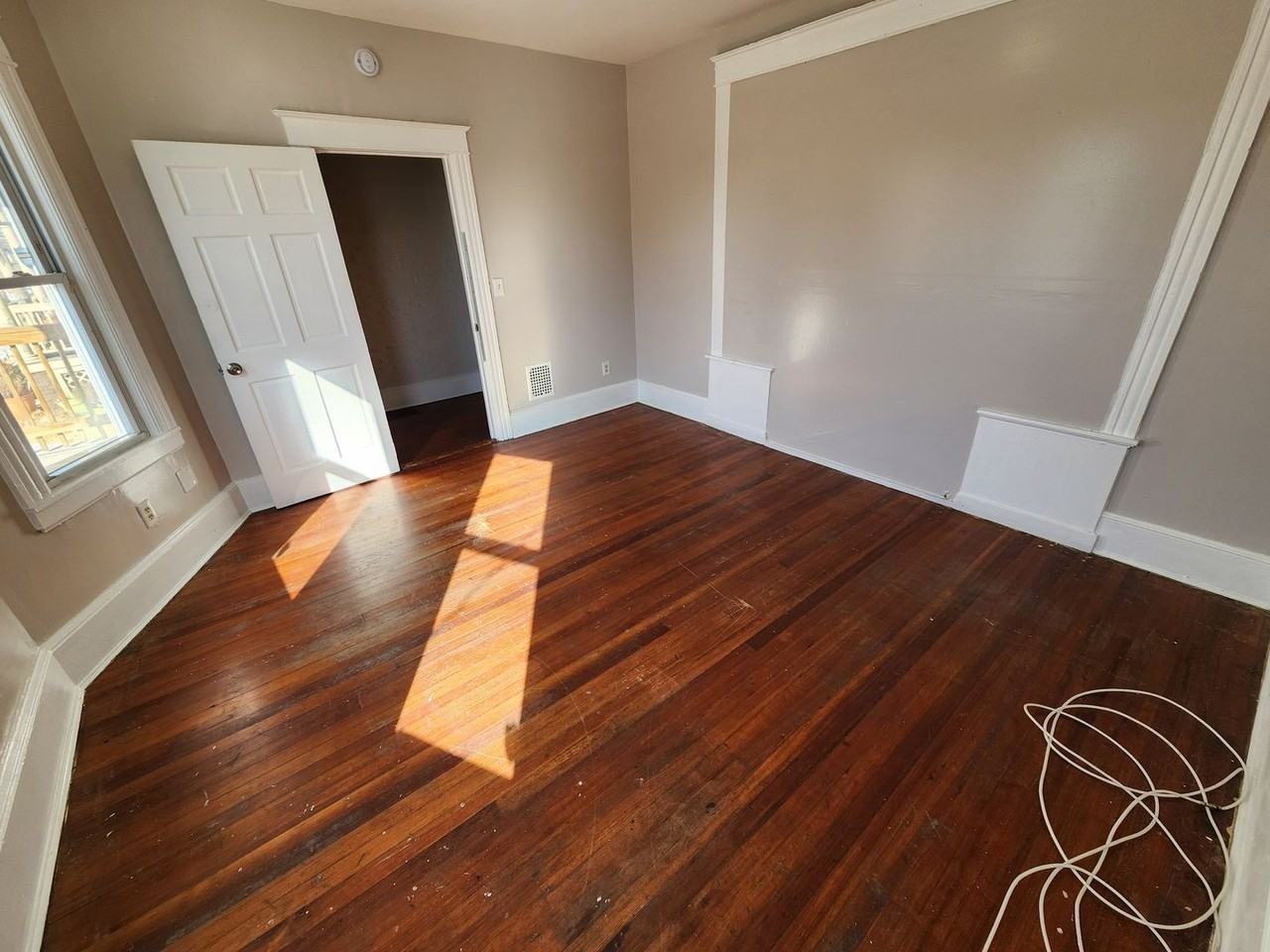 137 Washington Street - Photo 6 of 36