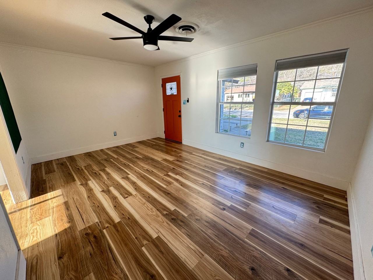 803 Hill St - Photo 4 of 20