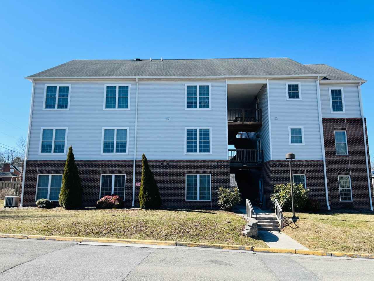 2 or 3 Bedroom, 1 or 2 Bath Apartments - Photo 2 of 32