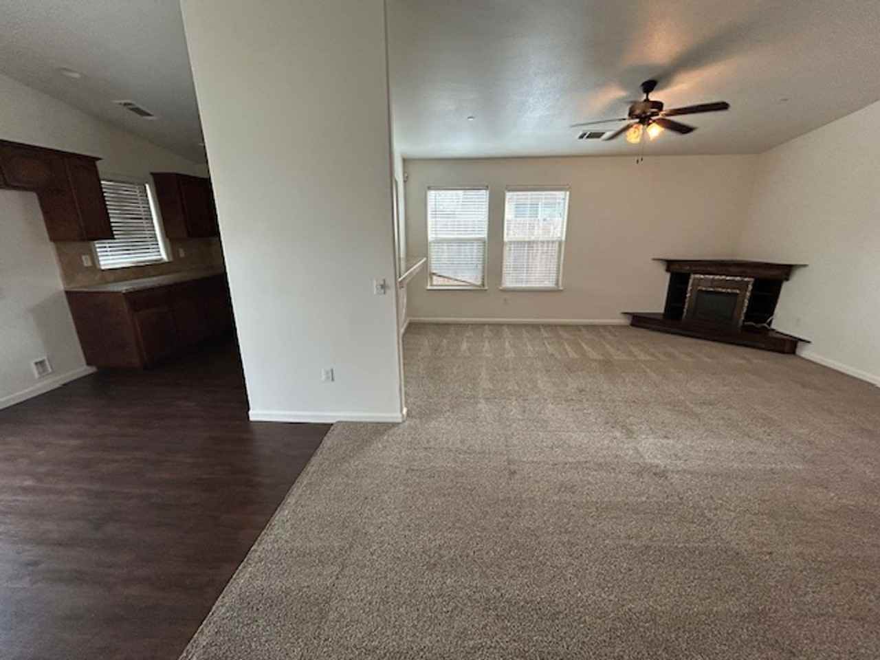 938 E Vine Ct - Photo 3 of 14