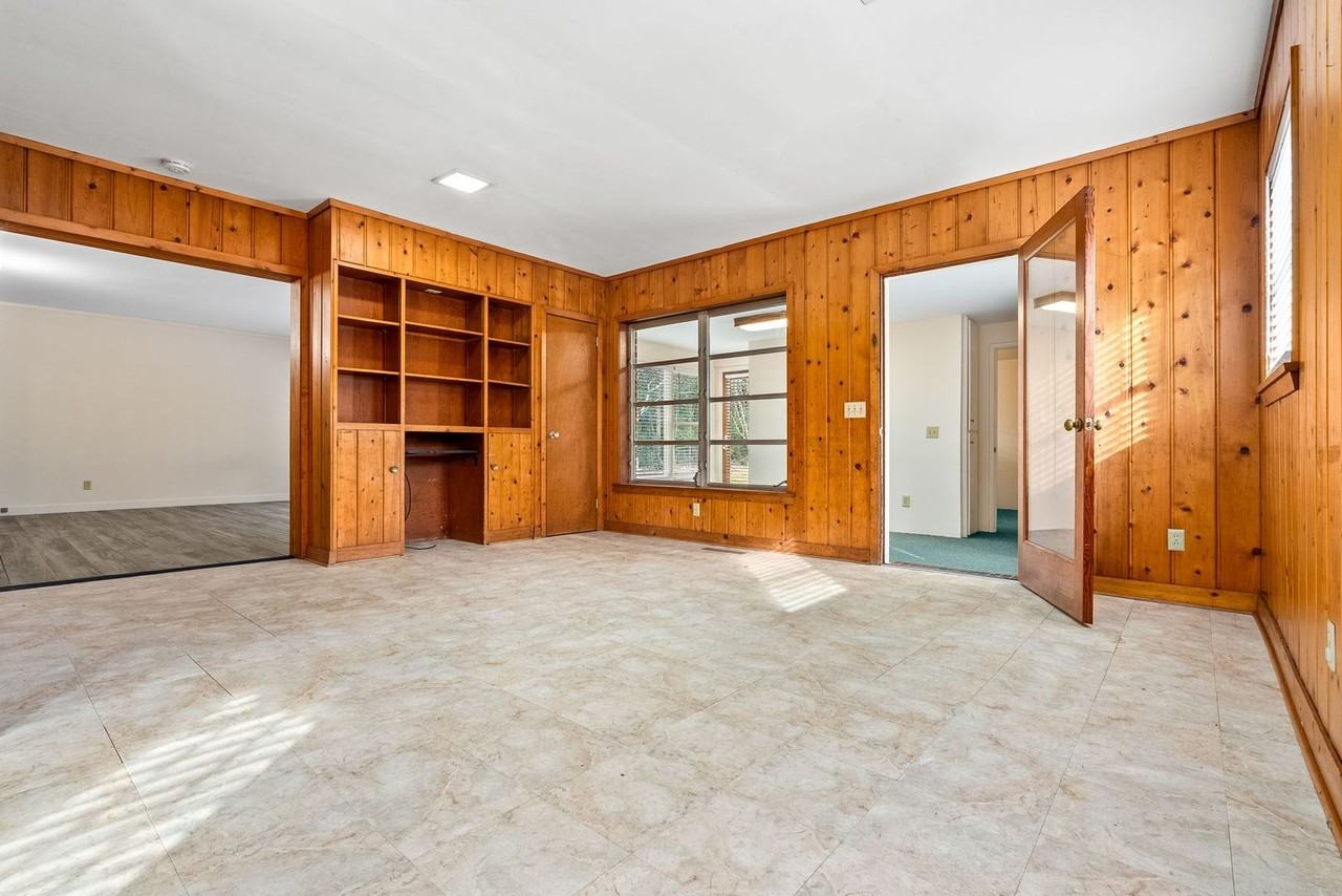 615 Forestdale Dr - Photo 2 of 20