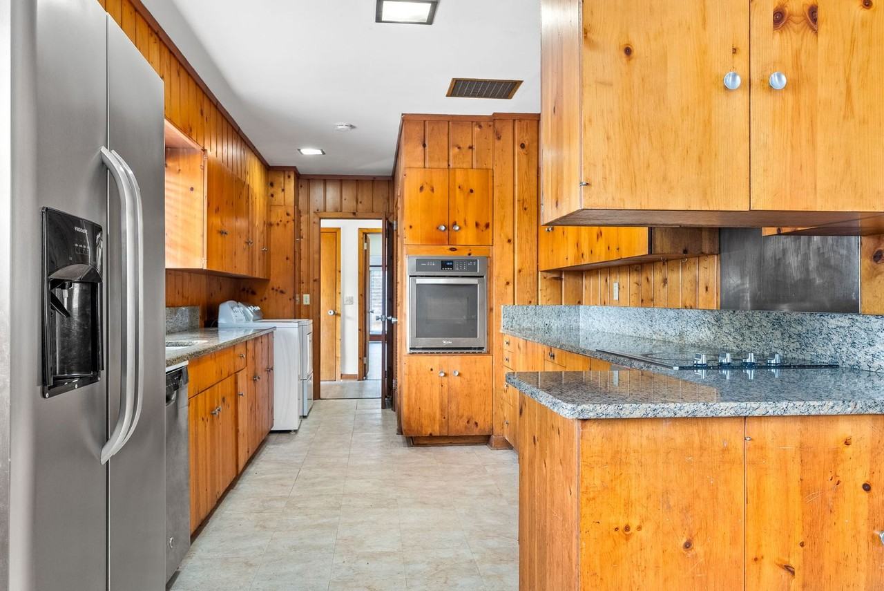 615 Forestdale Dr - Photo 3 of 20