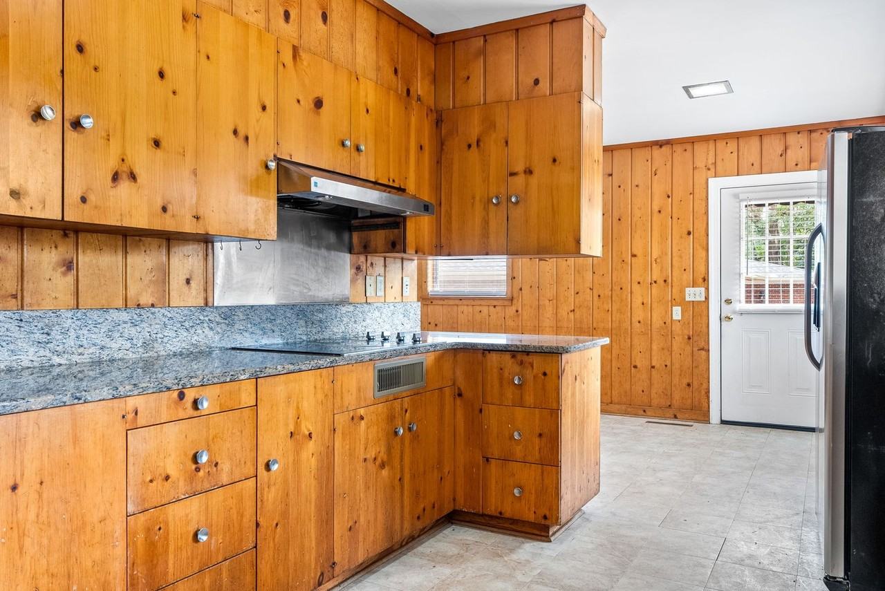 615 Forestdale Dr - Photo 4 of 20