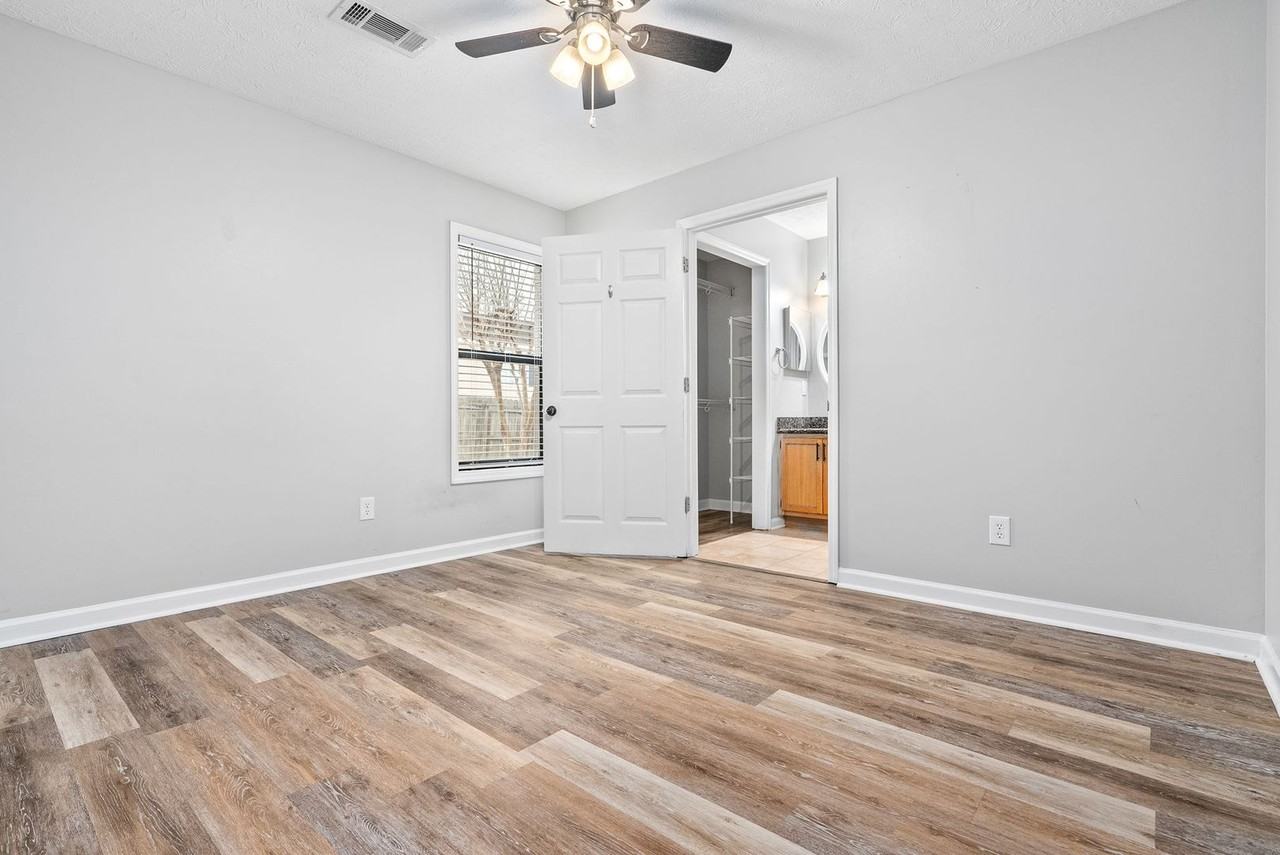 dh449-D27 - Photo 7 of 14