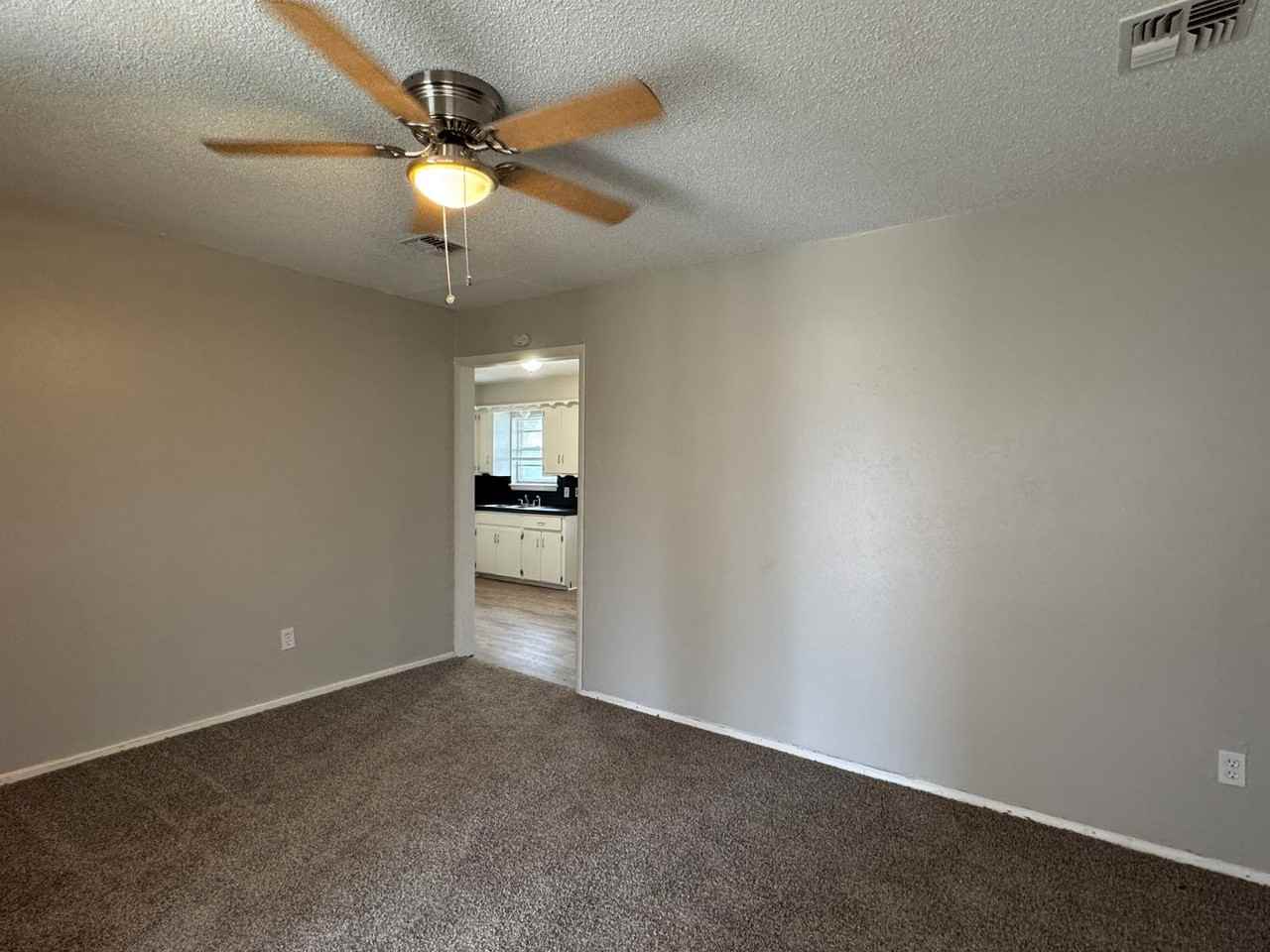 3310 Sw Salinas Dr - Photo 3 of 8