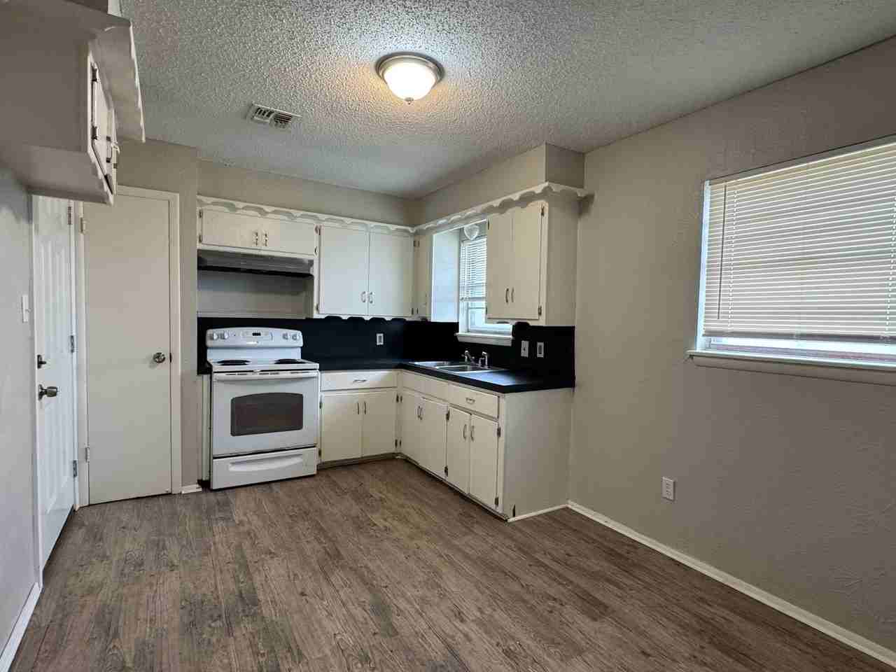 3310 Sw Salinas Dr - Photo 4 of 8