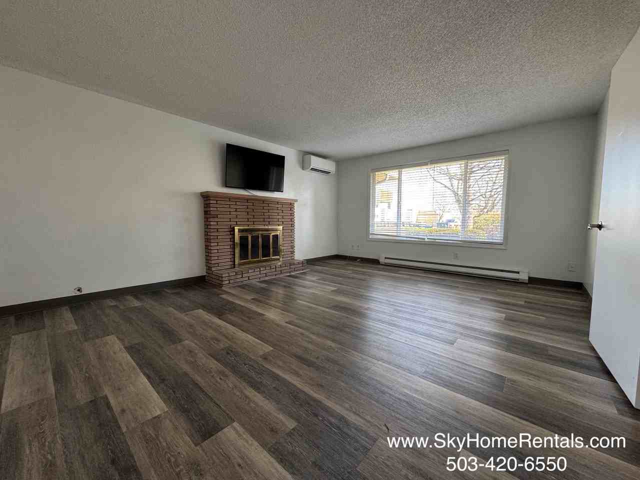 659 36th Avenue Northeast - Photo 3 of 13