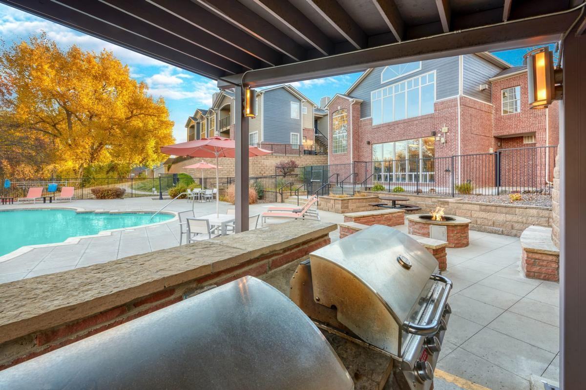 10117 W Dartmouth Pl - Photo 7 of 18