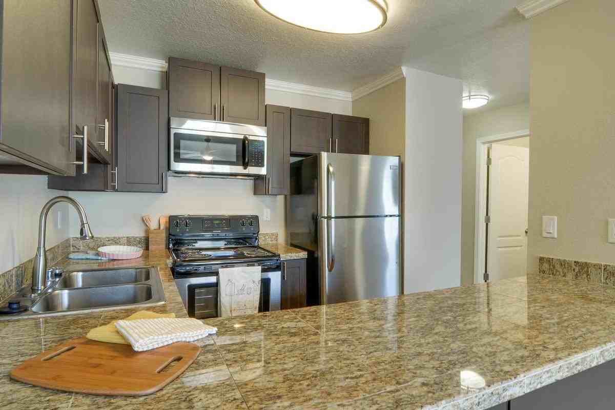 4714 Ne 72nd Ave - Photo 3 of 20