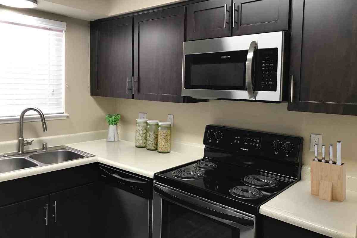 2780 N Texas St - Photo 2 of 16