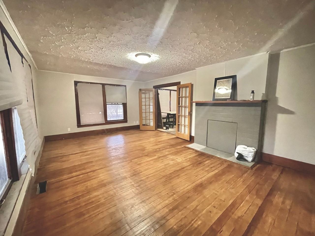1011 Jones St - Photo 3 of 16