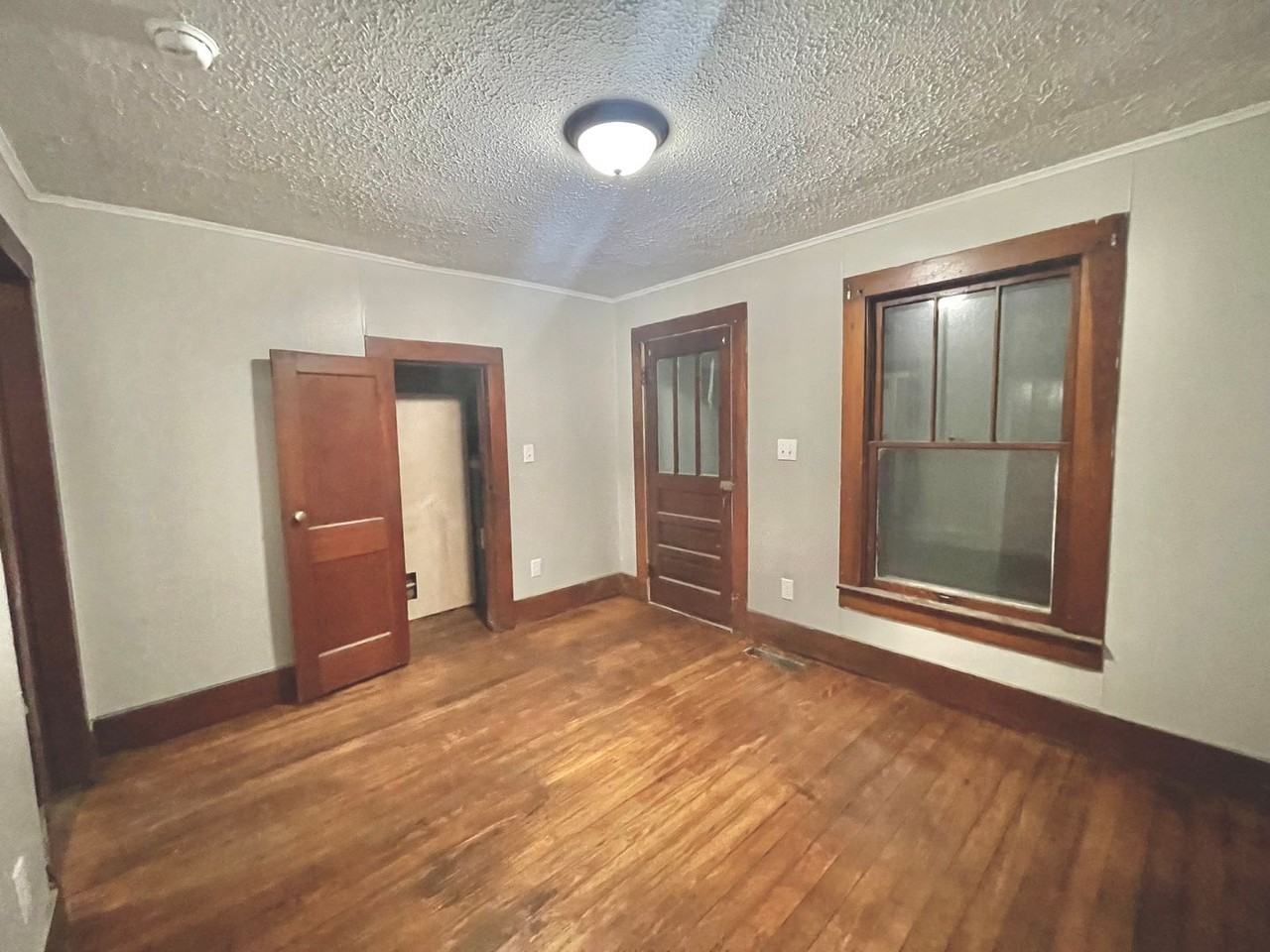 1011 Jones St - Photo 6 of 16