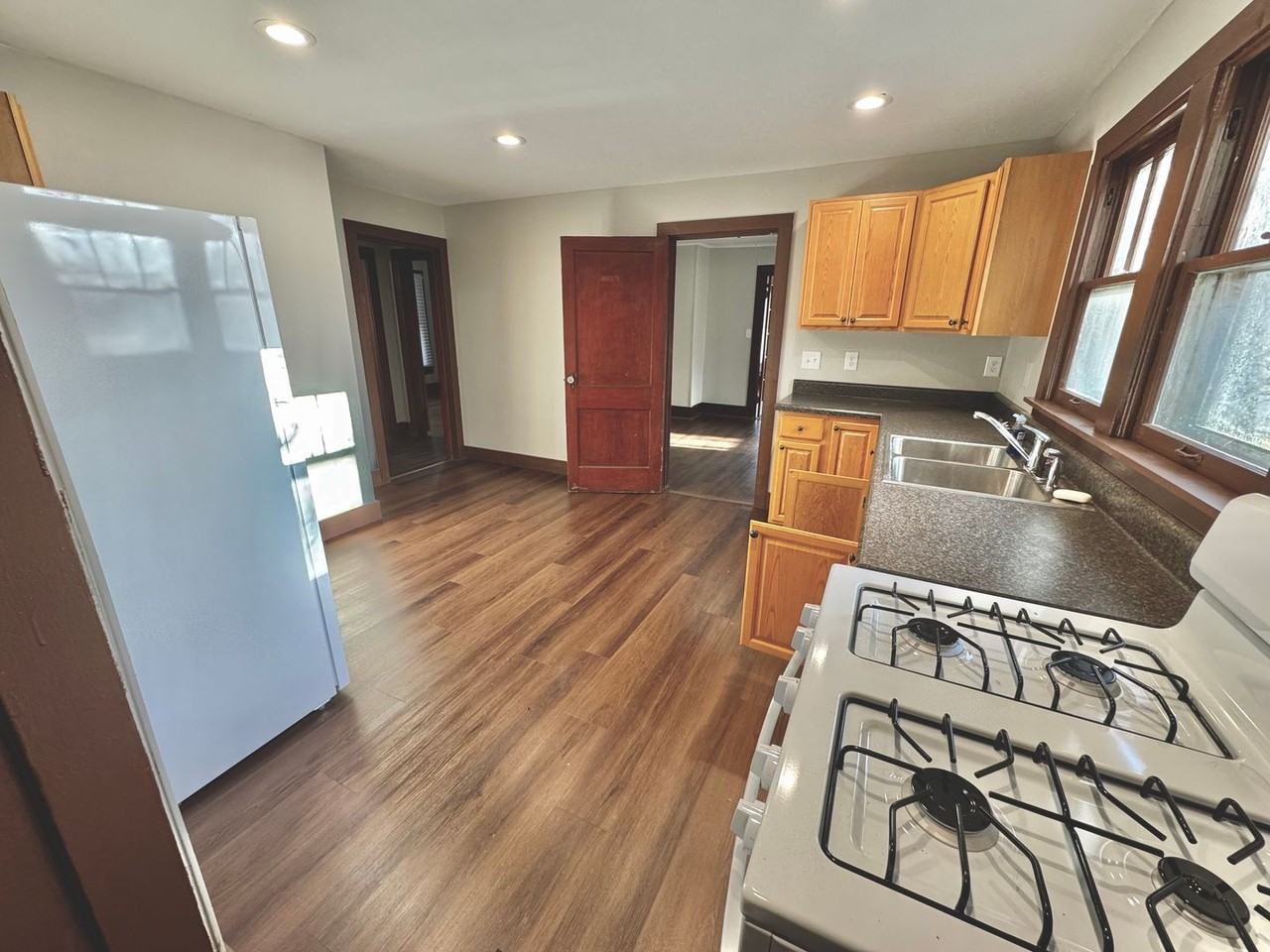 1011 Jones St - Photo 7 of 15