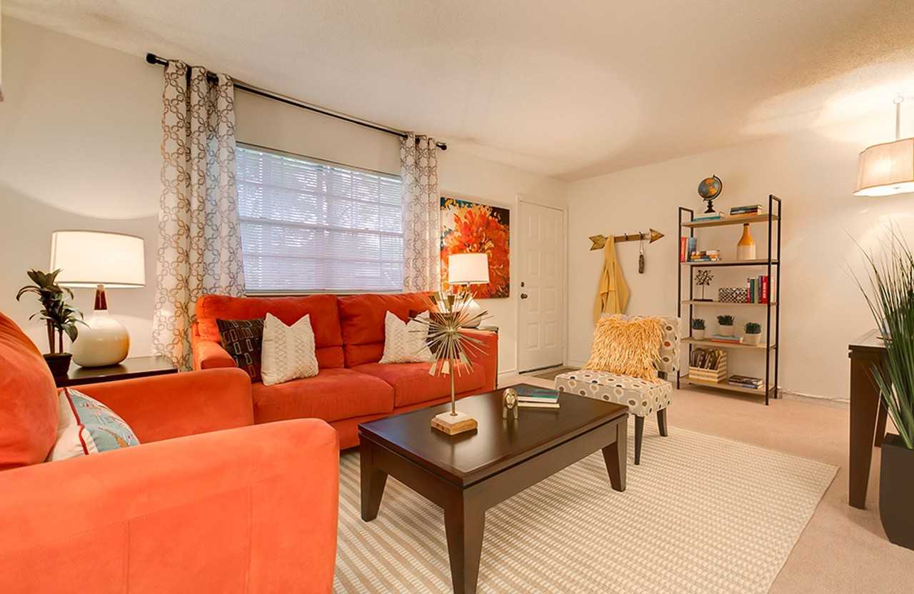 Flowergate - Photo 6 of 24