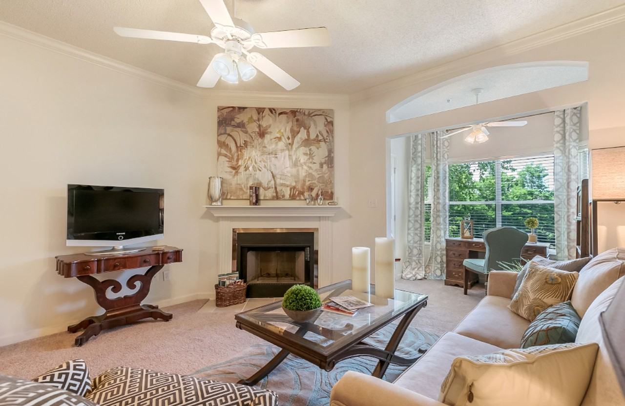 Lakes of Chateau Estates North - Photo 2 of 37