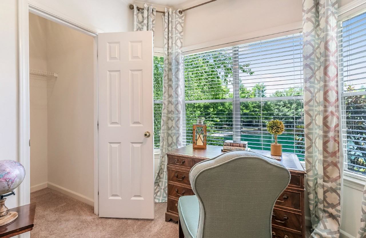 Lakes of Chateau Estates North - Photo 3 of 37