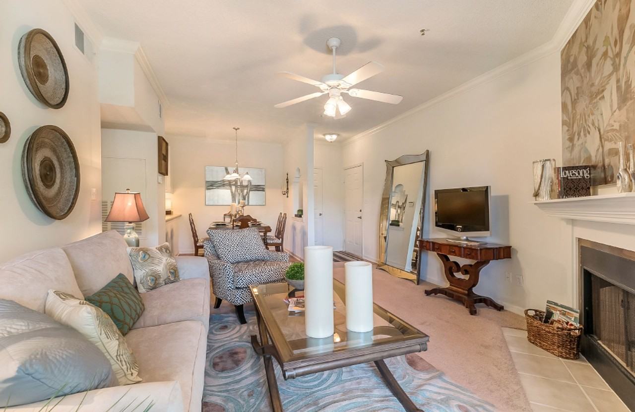 Lakes of Chateau Estates North - Photo 4 of 37