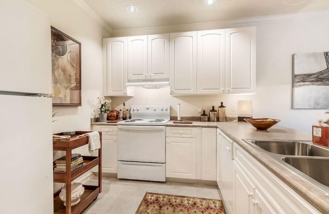 Lakes of Chateau Estates North - Photo 6 of 37