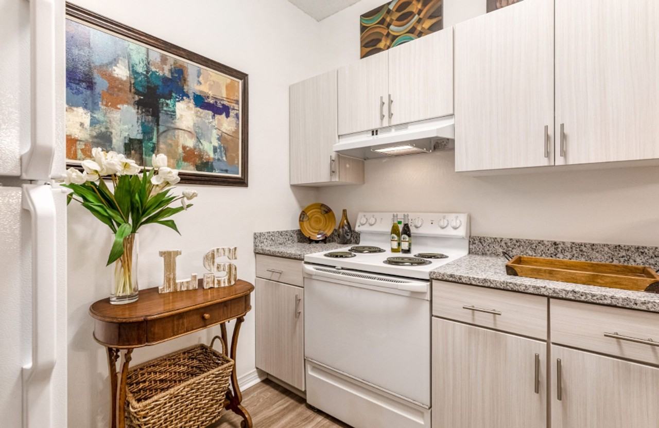 Lakes of Chateau Estates South - Photo 6 of 32