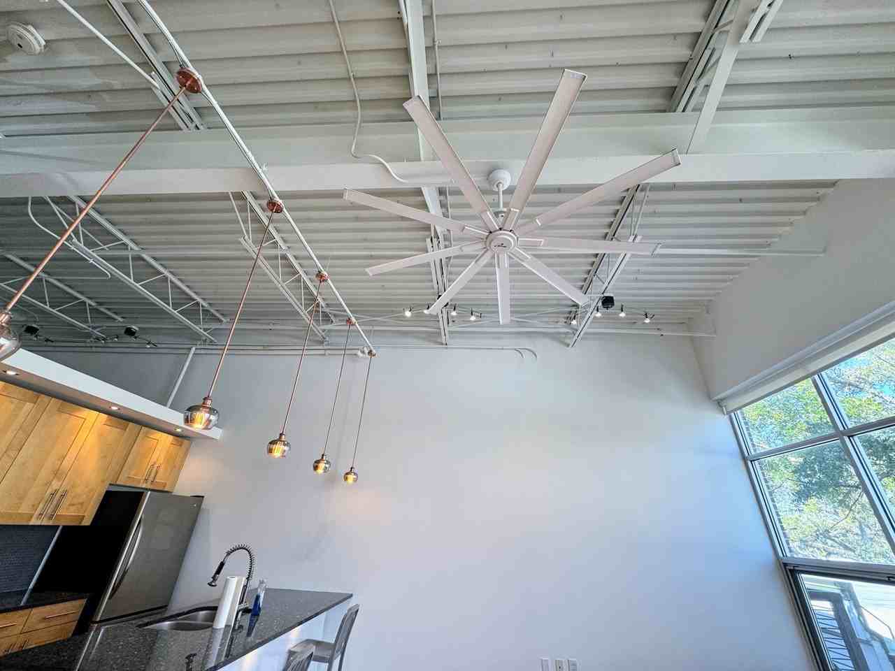 2514 Abercorn St #211 - Photo 6 of 20