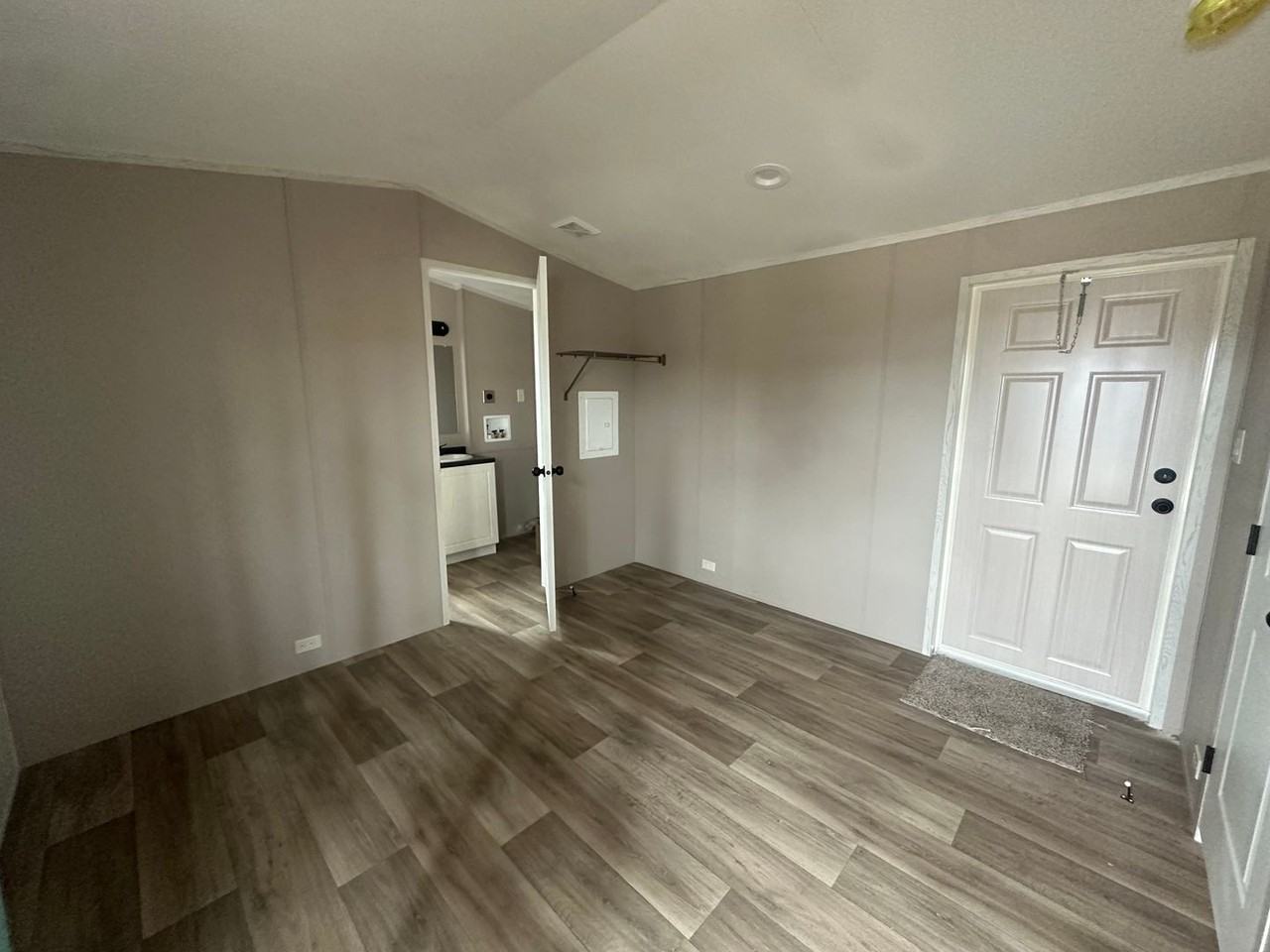 Koenig Winter Resort - Photo 3 of 5