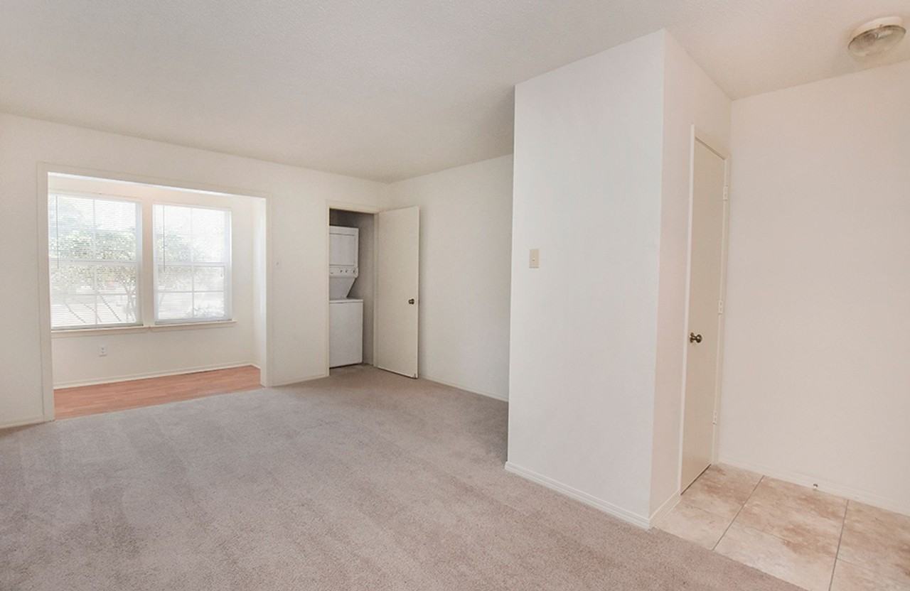 Natchez Landing - Photo 2 of 24