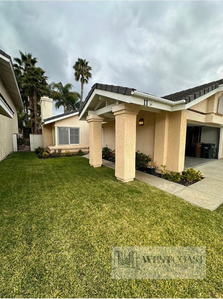 11 Drake - Photo 2 of 29