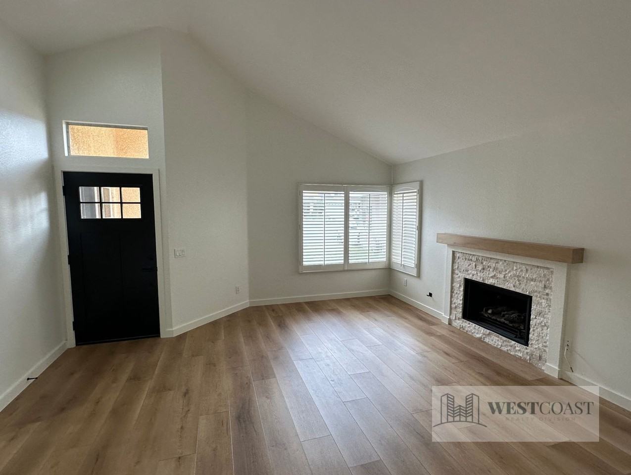 11 Drake - Photo 3 of 29