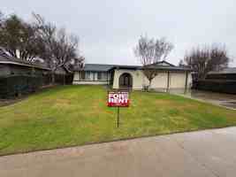 featured image of 2727 S Sowell St