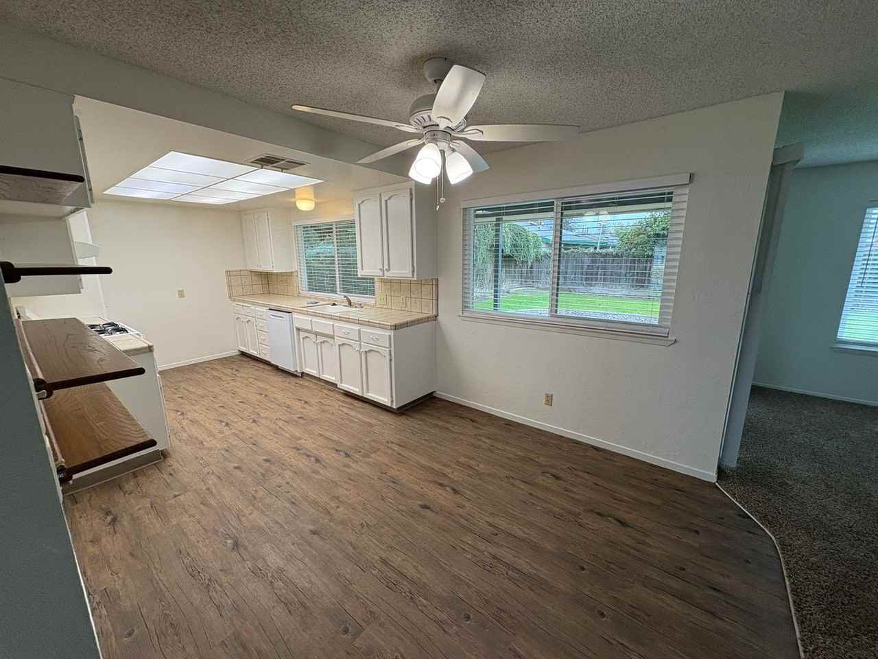 2727 S Sowell St - Photo 7 of 30