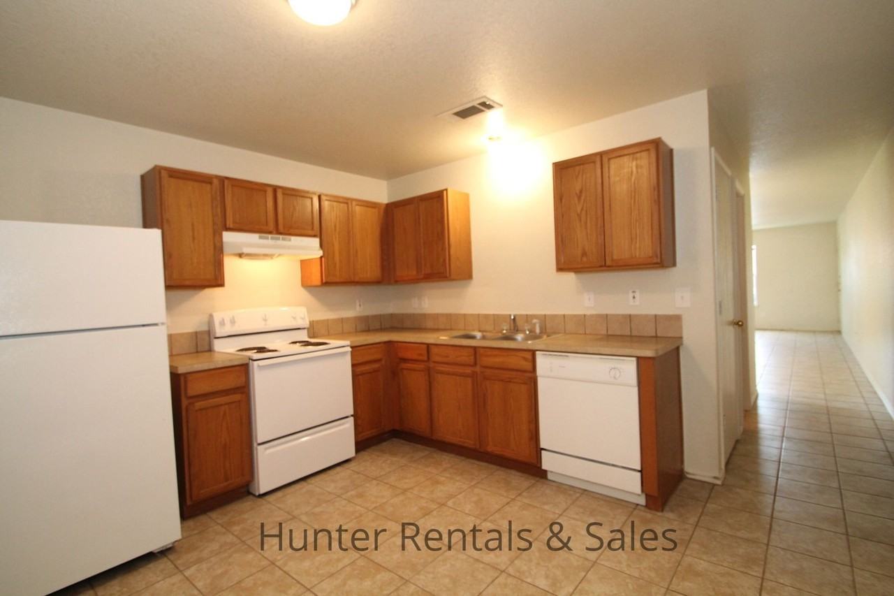 139 Ryan Cir Unit D - Photo 7 of 18