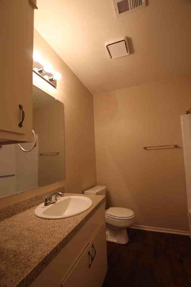 Ingram Court Apartments - Photo 7 of 23