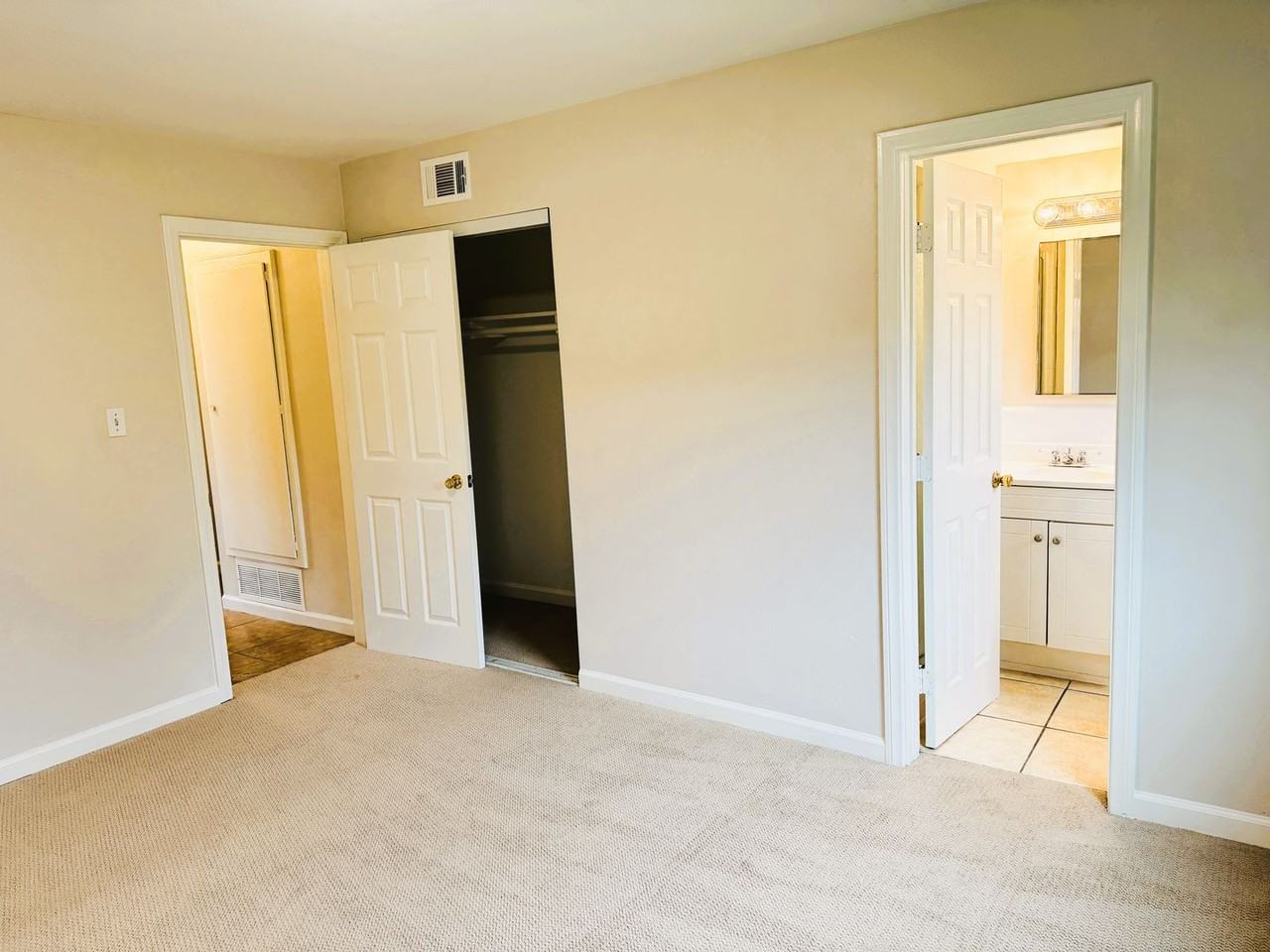 11391 Gardenaire Ln - Photo 7 of 14