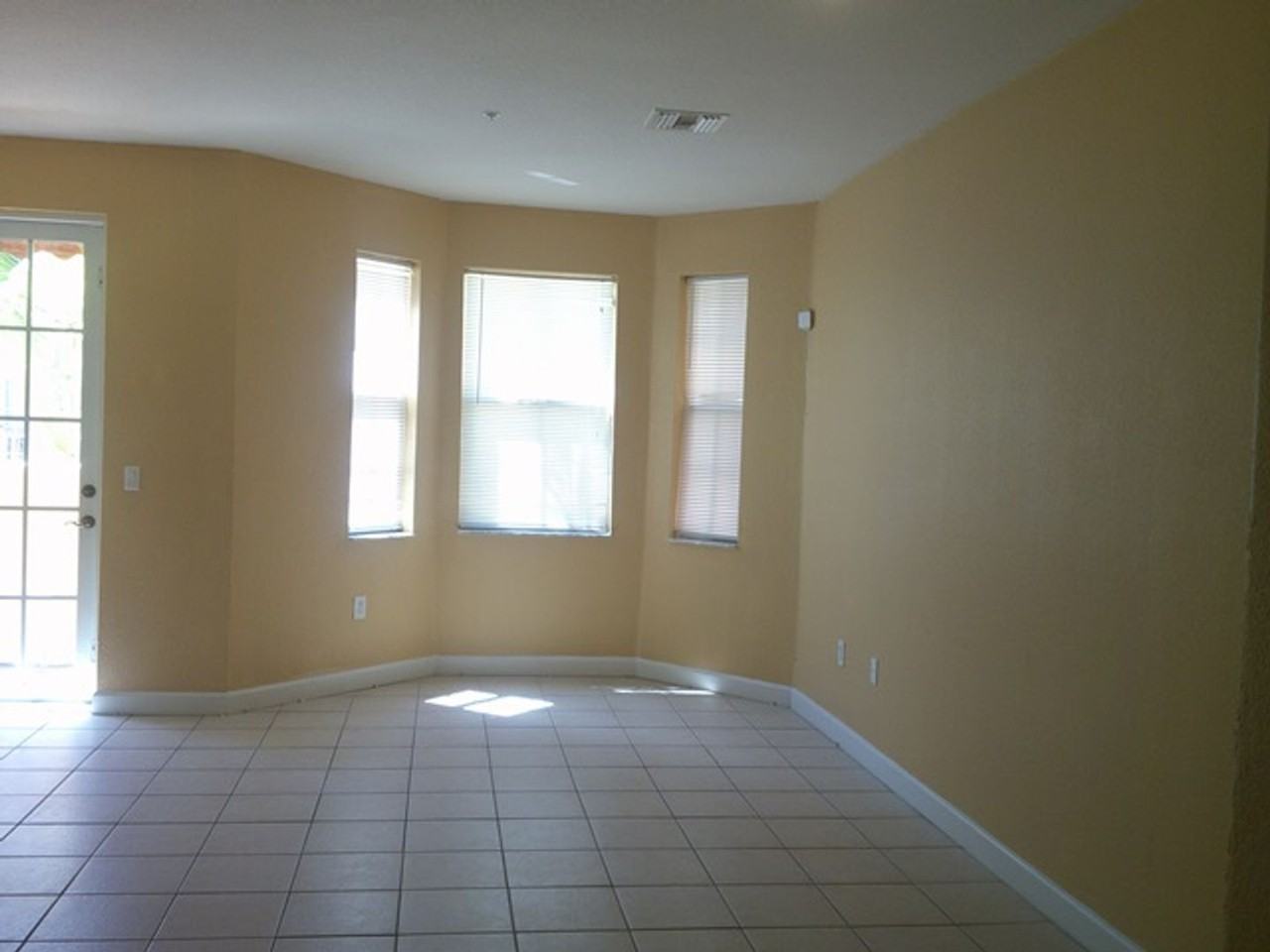 3808 Shoma Dr - Photo 3 of 8