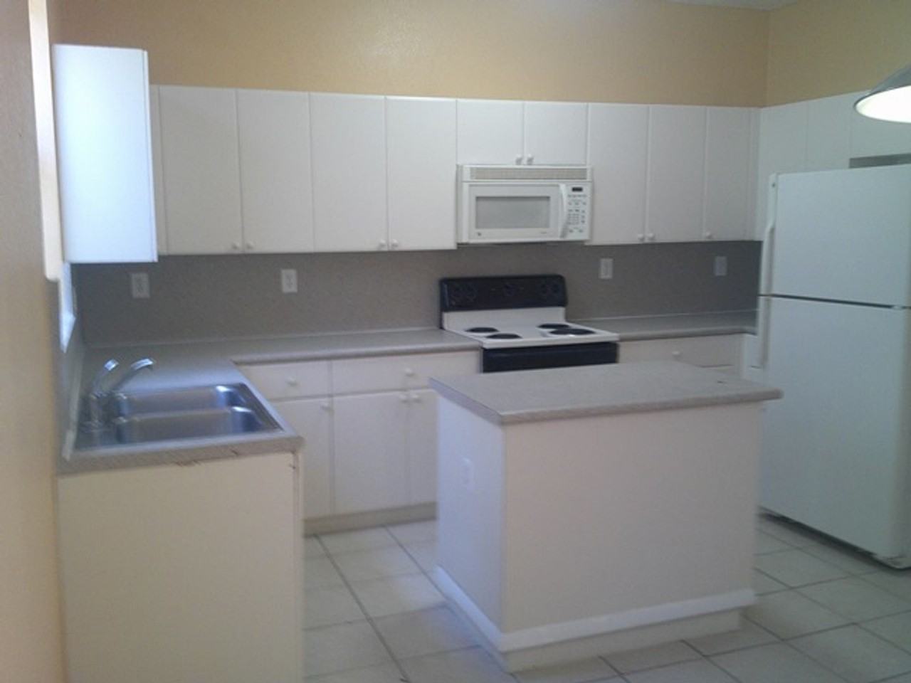 3808 Shoma Dr - Photo 5 of 8