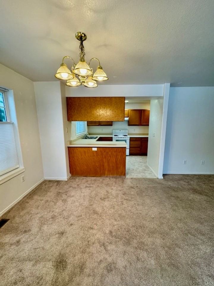 2962 W Villard St - Photo 7 of 33