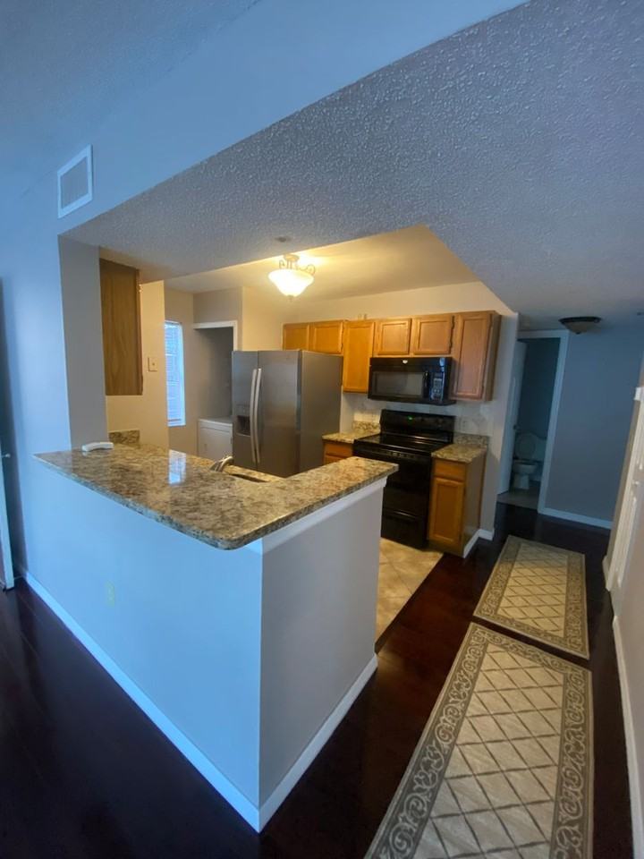 685 Youngstown Pkwy #301 - Photo 4 of 30