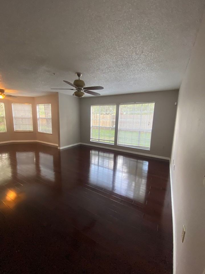 685 Youngstown Pkwy #301 - Photo 2 of 30