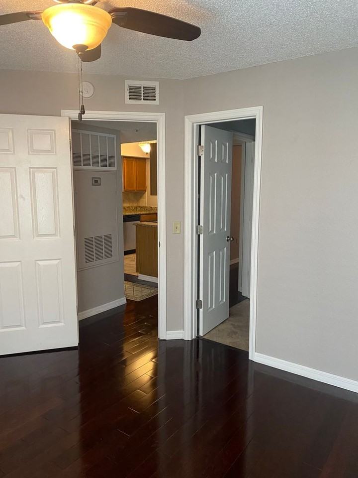 685 Youngstown Pkwy #301 - Photo 7 of 30