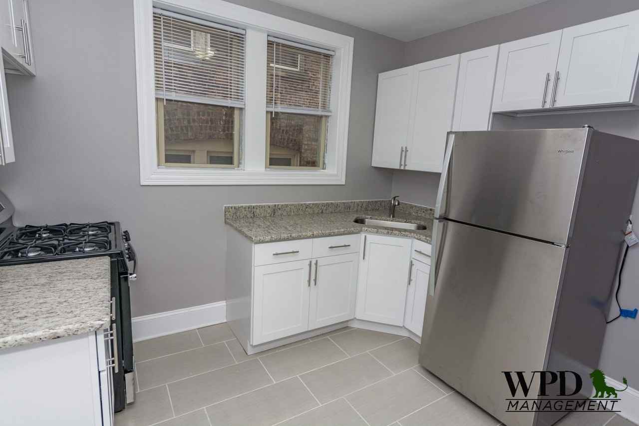 7546 S. Carpenter St - Photo 2 of 7