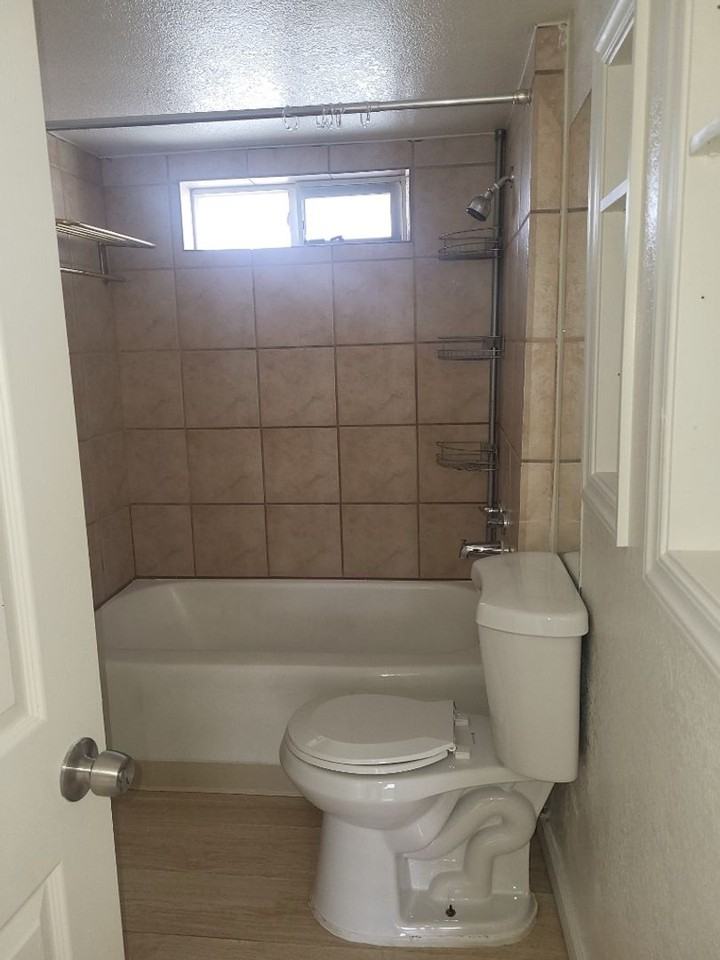 747 Willow St - Photo 6 of 9